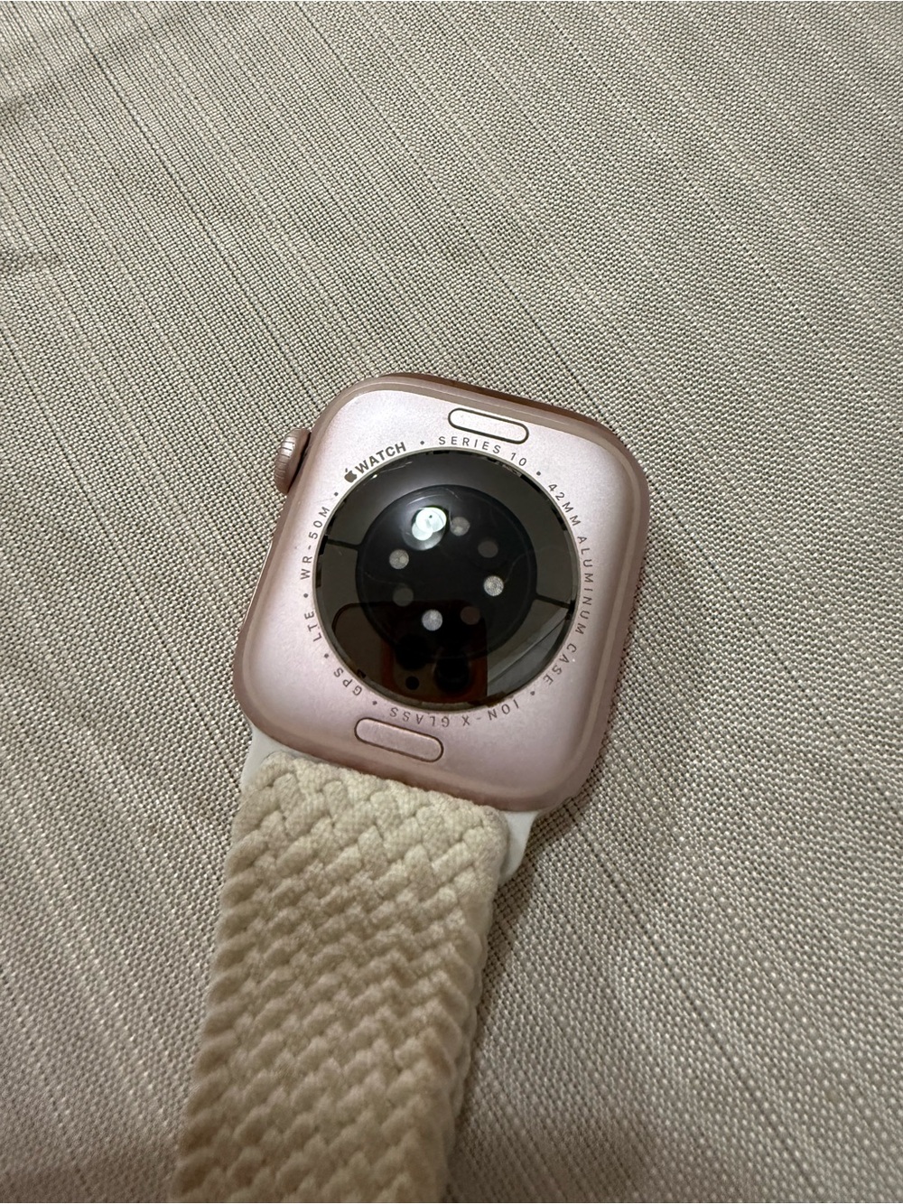 Apple Watch Series 10 64GB 42mm Rose Gold Aluminium
CELLULAR